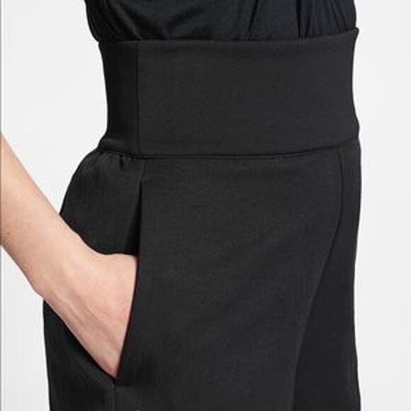 Nike Women's Tech Pack High Rise Shorts Sportswear Large AR3016 NWT - Picture 2 of 10